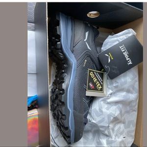 Brand New Men’s Salewa shoes